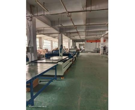 信陽高速上料激光切割機