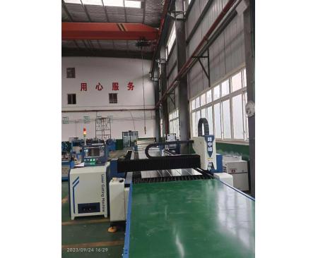 平頂山激光自動(dòng)上下料切割機(jī)